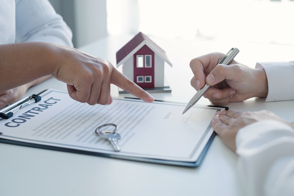Les différences de couverture d'assurance décennale selon les types de bâtiments couverts