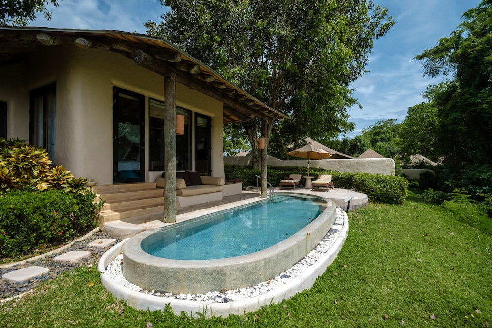 La taxe des piscines hors sol : comment cela affecte-t-il les propriétaires de biens immobiliers avec plusieurs résidences ?