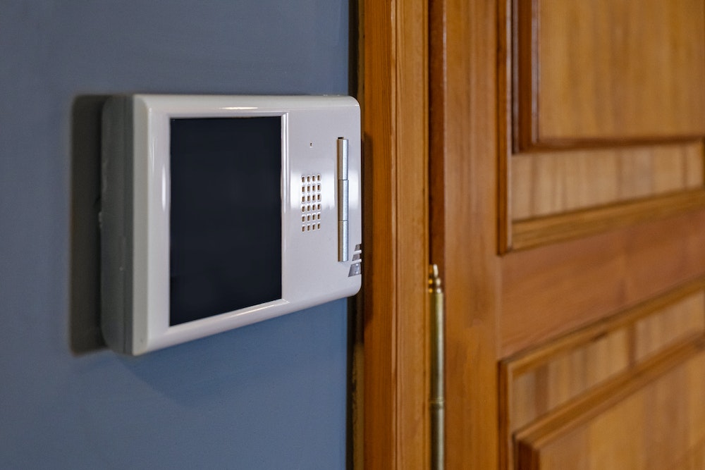 L'installation d'un interphone : un guide complet pour assurer votre sécurité et votre confort